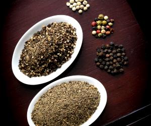 0.5 Oz Coarsely Ground Peppercorns