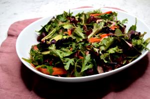 1 1/2 cups (85 g) Bistro Blend Salad