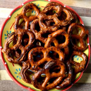 1 1-3 Ring Pretzel Unsalted Hard Pretzel