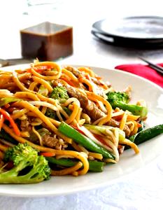 1 1/4 cup (87 g) Stir-Fry Vegetables with Noodles