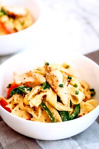 1 1/4 cups (250 g) Complete Skillet Meals - Cajun-Style Alfredo Chicken & Shrimp
