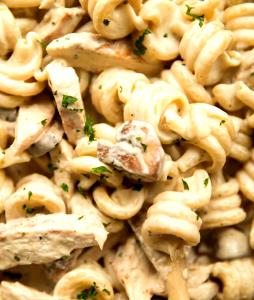1 1/4 cups (9 oz) Summertime Pasta with Chicken