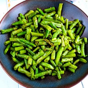 1 10 Bean Serving Cooked Green String Beans (from Frozen, Fat Not Added in Cooking)
