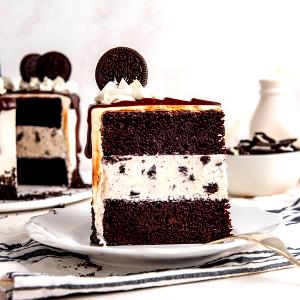1/10 cake (74 g) Ice Cream Cake
