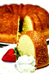 1/10 cake (79 g) Strawberry Pound Cake