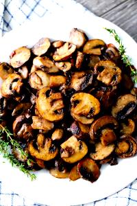 1 10 Slice Serving Cooked Mushrooms (Fat Added in Cooking)