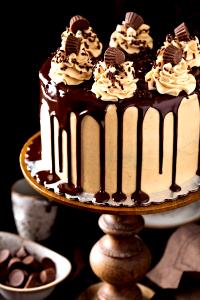 1/12 slice (78 g) Peanut Butter Icing Chocolate Cake