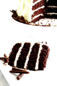 1/18 cake (77 g) Rich Cream Cheese Chocolate Cake