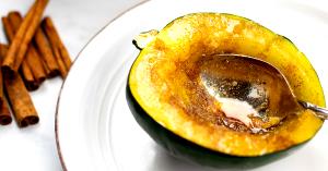 1/2 Acorn Squash Baked Winter Type Squash (No Sugar Added in Cooking, Fat Added in Cooking)