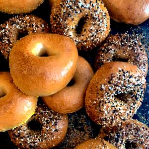 1/2 bagel (57 g) NY Plain Bagel