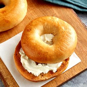 1/2 bagel (70 g) Apple Cinnamon Bagel