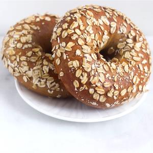 1/2 bagel (70 g) Honey Oat Bagel