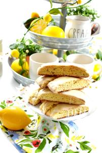 1/2 biscotti (32 g) Lemon Almond Biscotti