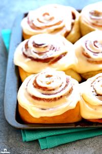 1/2 bun (71 g) Ultimate Super Cinnamons Cinnamon Buns