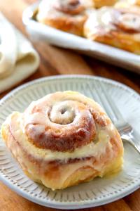 1/2 bun Frosted Cinnamon Buns