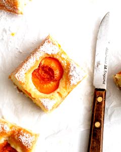 1/2 cake (2 oz) Apricot