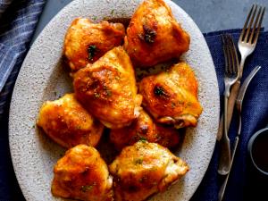 1/2 Chicken, Bone And Skin Removed Chicken Light Meat (Broilers or Fryers, Stewed, Cooked)