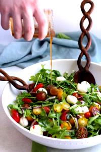 1/2 container (142 g) Arugula Caprese Salad (No Dressing)
