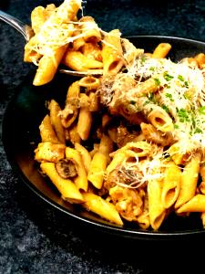 1/2 container (6 oz) Chicken Marsala with Penne Pasta