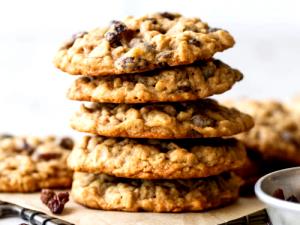 1/2 cookie Oatmeal Raisin Cookies