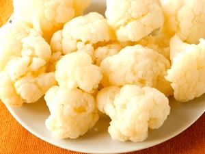 1/2 Cup (1" Pieces) Green Cauliflower (with Salt, Cooked)