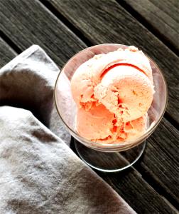 1/2 cup (100 g) Blood Orange Frozen Yogurt