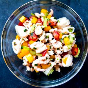 1/2 cup (100 g) Deluxe Seafood Salad