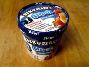 1/2 cup (100 g) Strawberry Shortcake Greek Frozen Yogurt
