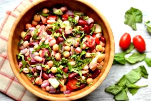 1/2 cup (100 g) Three Bean Artichoke Salad