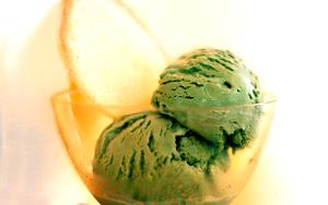 1/2 cup (102 g) Green Tea Ice Cream
