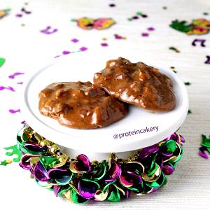 1/2 cup (103 g) Pralines & Cream Ice Cream
