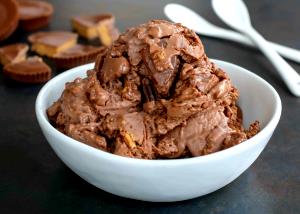 1/2 cup (105 g) Chocolate Peanut Butter Ice Cream
