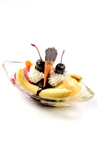 1/2 cup (109 g) Banana Split Ice Cream