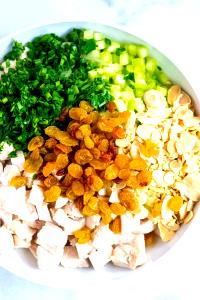 1/2 cup (110 g) Smooth Chicken Salad