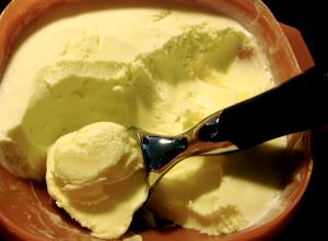 1/2 cup (113 g) Creme Fraiche Gelato