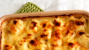 1/2 cup (118 g) Cauliflower in a Cheddar Cheese Sauce