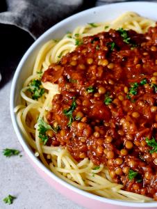 1/2 cup (120 g) Chunky Bolognese-Style Pasta Sauce with Soy