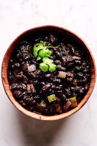 1/2 cup (122 g) Cuban Style Black Beans