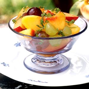 1/2 cup (122 g) Fruit Medley