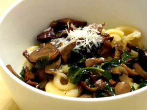1/2 cup (122 g) Three Forest Mushroom Pasta Sauce