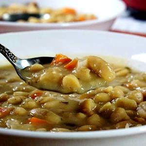 1/2 cup (123 g) Bean with Bacon Soup