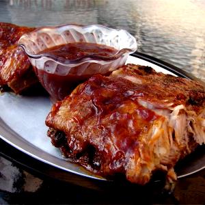 1/2 cup (124 g) Pork with BBQ Sauce
