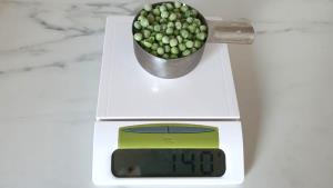 1/2 cup (125 g) Small Early Peas