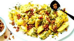 1/2 cup (135 g) Mustard Potato Salad