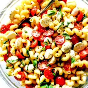 1/2 cup (140 g) Caprese Pasta Salad