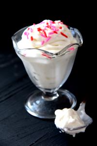 1/2 cup (4 oz) Greek Vanilla Bean Frozen Yogurt