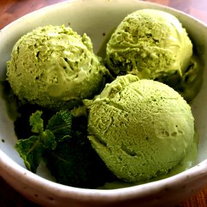 1/2 cup (4 oz) Green Tea Ice Cream