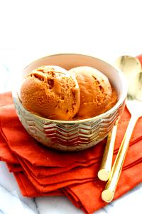 1/2 cup (4 oz) Thai Tea Ice Cream