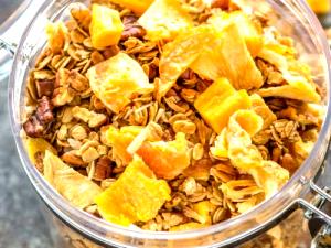 1/2 cup (45 g) Tropical Granola