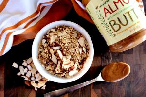 1/2 cup (50 g) Almond Butter Granola